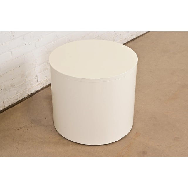 Thayer Coggin Milo Baughman for Thayer Coggin Mid-Century Modern White Lacquered Drum Side Table, Newly Refinished For Sale - Image 4 of 9