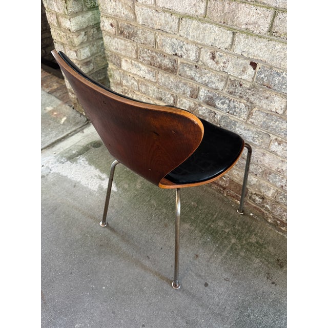 Mid Century Modern Chair, Leather Chrome and Walnut, in the Style of Cherner For Sale - Image 15 of 17