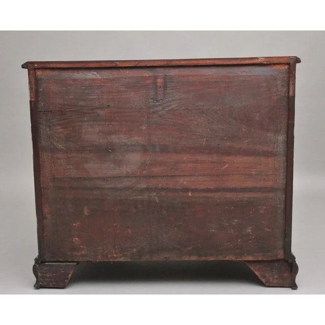 18th Century Mahogany Kneehole Desk, 1780s For Sale - Image 3 of 13