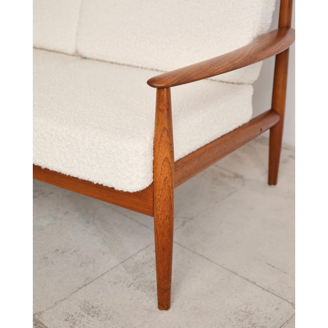 Three-Seater Sofa Model 118 in Teak with Bouclé Upholstery by Grete Jalk for France & Søn, Denmark, 1950s For Sale - Image 11 of 18