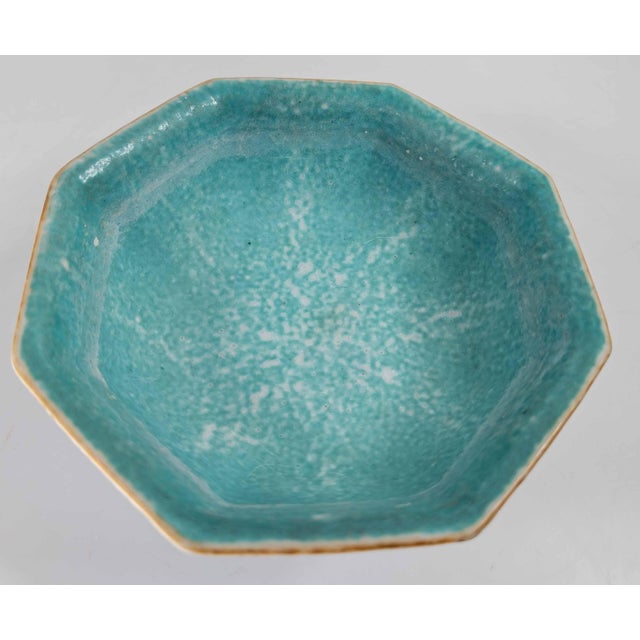 19th Century Chinese Turquoise and Famille Rose Octagonal Bowl With Cranes, Tongzhi Period For Sale - Image 11 of 15