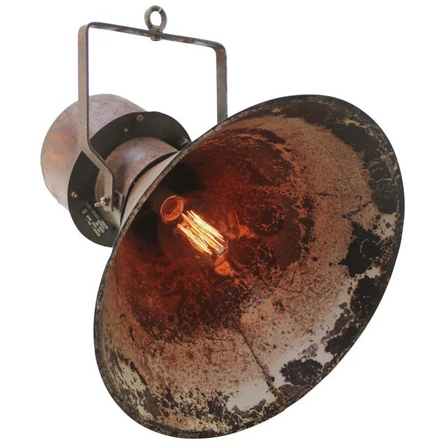 Iron, industrial pedant light, spotlight. Rust metal with rotatable arm E27 / E26 Up to 250V (Europe/UK Standard).The...