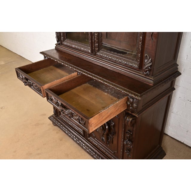 Late 19th Century Antique French Renaissance Revival Carved Oak Breakfront Bookcase or Bar Cabinet, Circa 1880s For Sale - Image 5 of 11