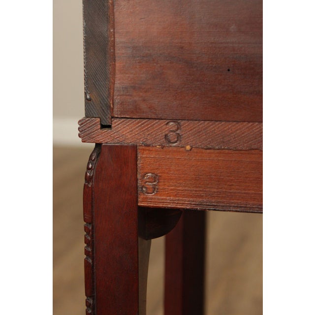 Weiman Heirloom Quality Chinese Chippendale Style Mahogany Vitrine Display Cabinet For Sale - Image 17 of 18