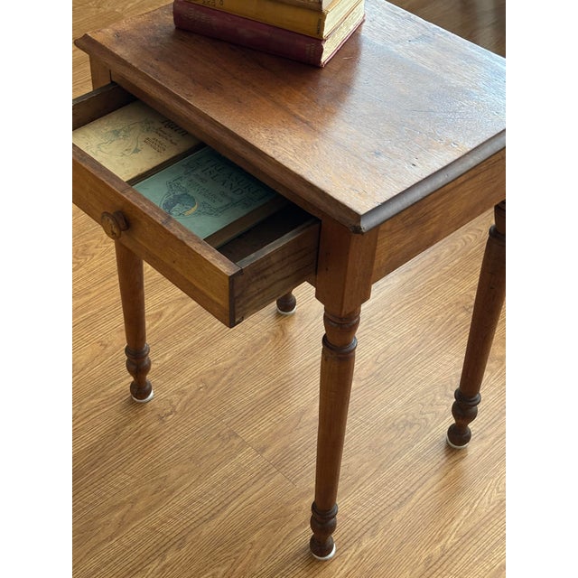 Contemporary 1850s American Primitive Honey Wood Accent Table With Sheraton Legs For Sale - Image 3 of 8