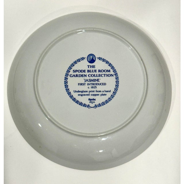 Spode Blue Room Garden Collection Jasmine Large Serving Bowl Yellow For Sale In Los Angeles - Image 6 of 6