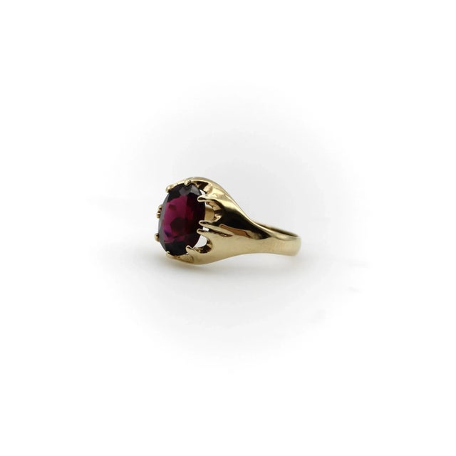 Modern Vintage 9K Gold Rhodolite Garnet Ring with Belcher Setting Size 7.5 For Sale - Image 3 of 7