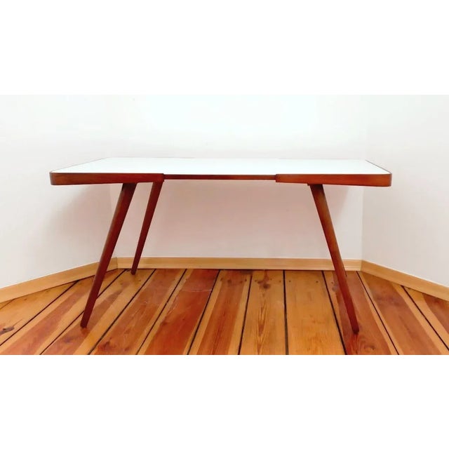 A bestseller that conquers the market! Modern, yet classic and delicate. You can successfully integrate it into any space...