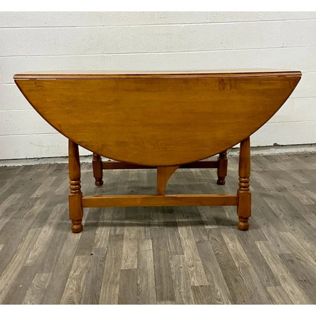 Wood Vintage Jacobean William & Mary Style Gateleg Drop Leaf Dining Table by O'Hearn For Sale - Image 7 of 10