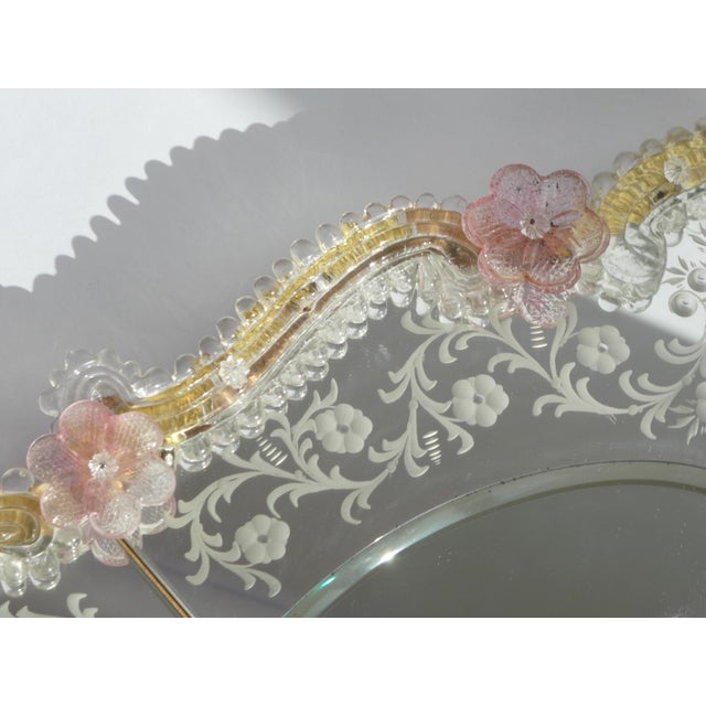 Pink Mid-Century Modern Venetian Mirror with Etched Floral Details, 1960s For Sale - Image 8 of 12