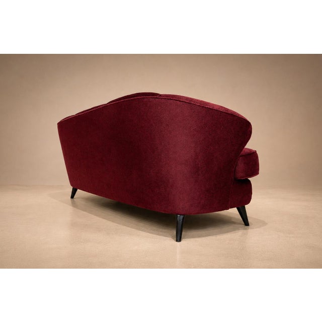 1960s “Concha” Sofa in Plum Mohair Velvet, Joaquim Tenreiro, Brazil, 1960s For Sale - Image 5 of 14