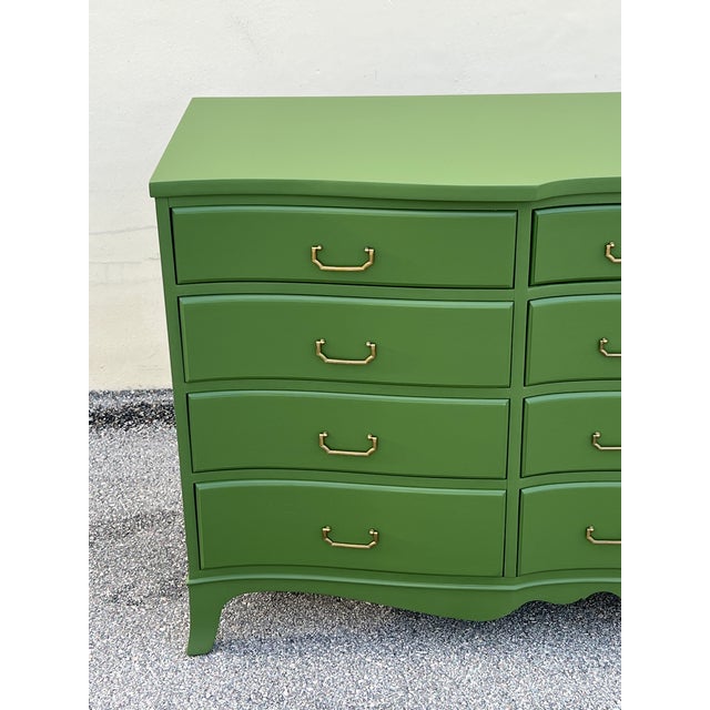 Late 20th Century Green Dresser of Twelve Drawers For Sale In Miami - Image 6 of 14