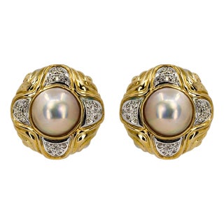 Late 20th Century Pair of Mabe Pearl Earrings For Sale