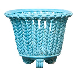 Example of Cachepot