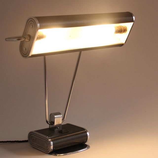 Metal Art Deco French Anthracite Gray and Chrome Table Lamp by Eileen Gray for Jumo, 1940s For Sale - Image 7 of 17