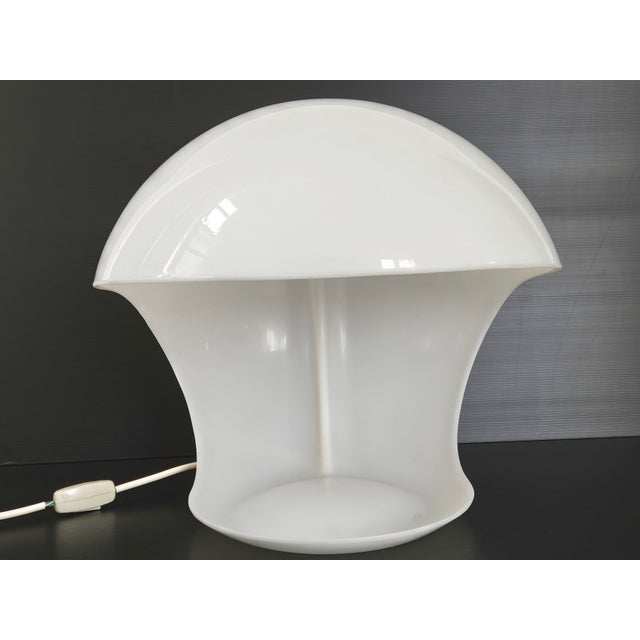 Space Age 643 Leaf Table Lamp in Plastic by Elio Martinelli for Martinelli Luce, 1960s For Sale - Image 6 of 17