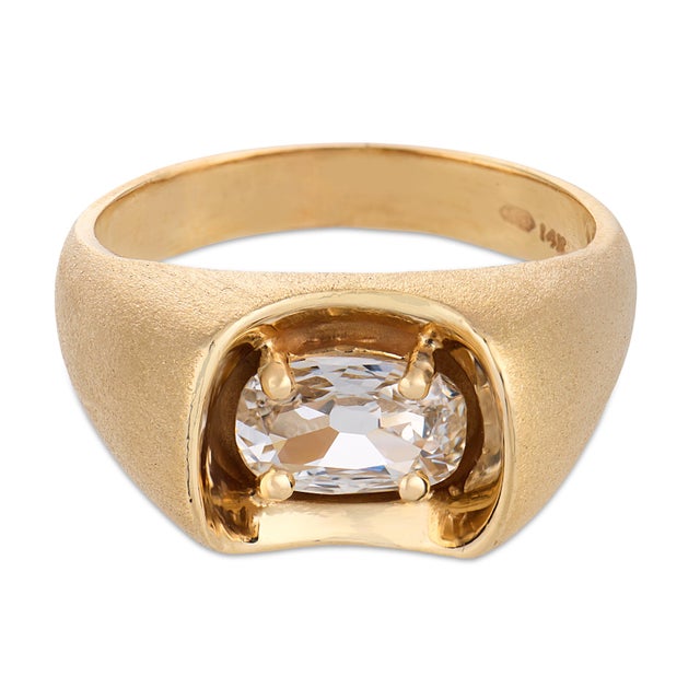 Contemporary Vintage Gia 0.92 Carat Old Mine Cut Diamond 14k Yellow Gold Engagement Ring, Size 9.5 For Sale - Image 3 of 5