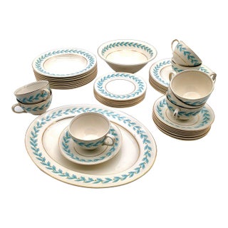 Vintage Johnson Bros Pareek England Dinner/Lunch Set of 40 Pieces For Sale