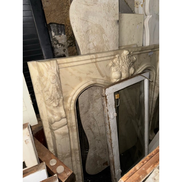 1980s Louis XIV Style Artificial Marble Fireplace Surround - Set of 5 For Sale - Image 11 of 12