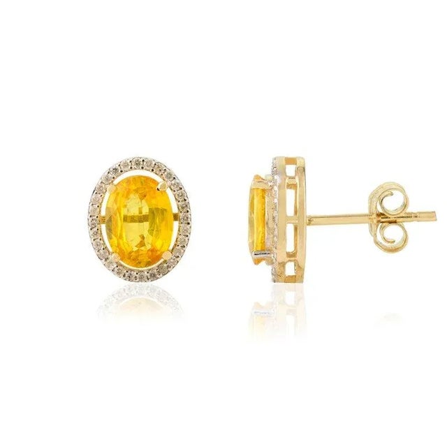 1.92carats Natural Yellow Sapphire Stud Earrings With Diamonds in 14k Gold- A Pair For Sale In New York - Image 6 of 10