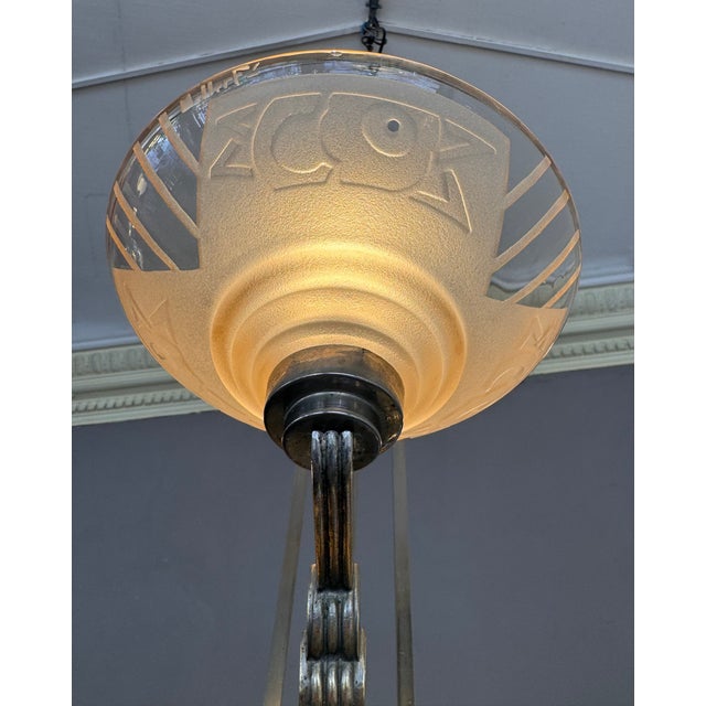 Art Deco Chandelier in Salmon-Colored Sandblasted and Polished Clear Glass from Muller Frères For Sale - Image 11 of 18