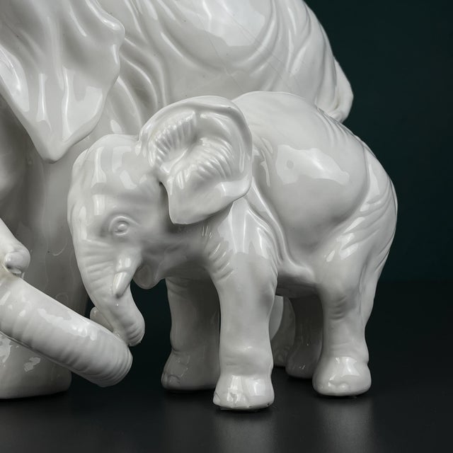Mid-Century Modern White Porcelain Figurine of Elephant and Baby by Artepiu Este, Italy, 1990s For Sale - Image 3 of 13