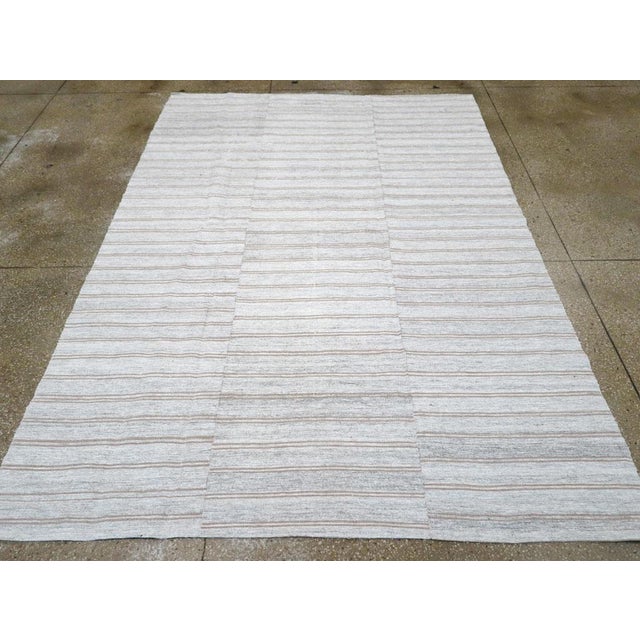 Galerie Shabab Collection Mid-20th Century Handmade Turkish Flatweave Kilim Accent Rug For Sale - Image 4 of 10