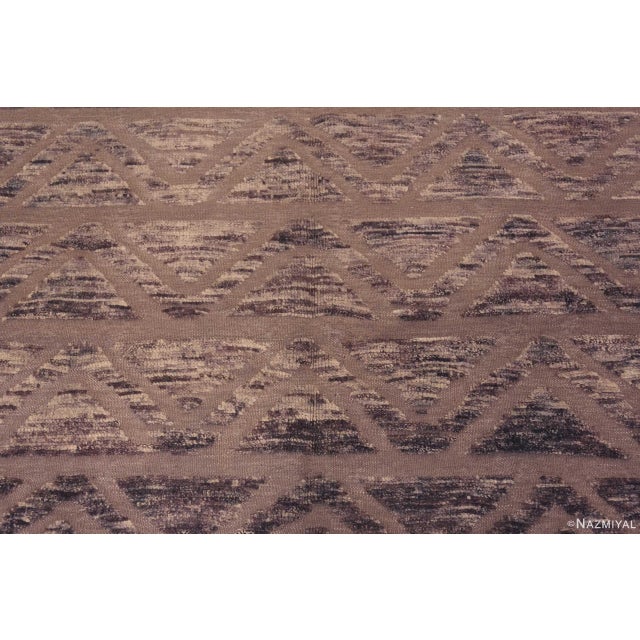 Nazmiyal Collection Chevron Design Modern Rug For Sale - Image 4 of 7
