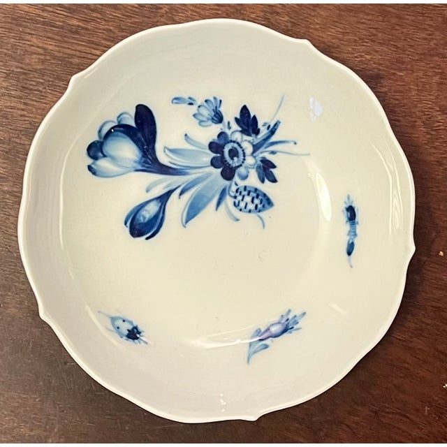 19th Century Small Antique 19th Century Blue and White Meissen Porcelain Pin Dish Decorated With Flowers and Insects For Sale - Image 5 of 12