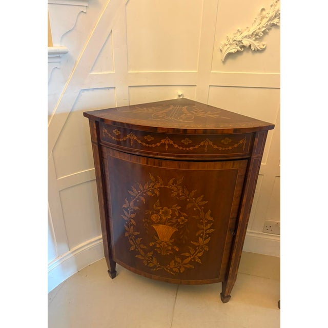 Antique English Victorian Marquetry Mahogany Corner Cabinets, 1880, Set of 2 For Sale - Image 6 of 16
