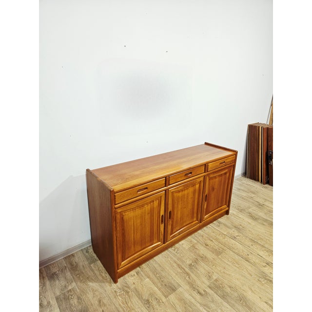 Danish Modern Teak Chest of Drawers from Dyrlund, 1980s For Sale - Image 3 of 18