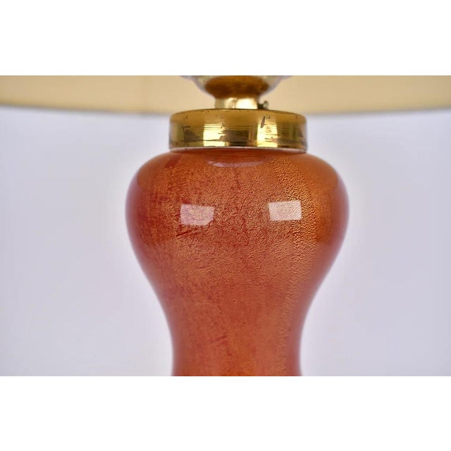 Glass Mid Century Modern Murano Glass Table Lamp Ruby Red and Gold | Barovier and Toso Italian Accent Light Vintage Hollywood Regency Maximalist 1950s For Sale - Image 7 of 9