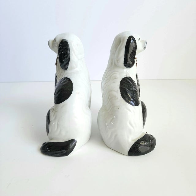 Chinoiserie Vintage Chinoiserie Style Staffordshire Dog Statues Black & White - a Pair For Sale - Image 3 of 7