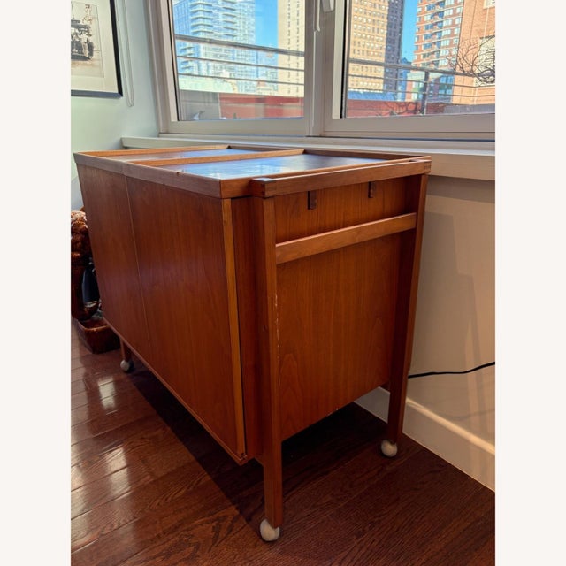 1960s Mid-Century Danish Expandable Bar Cart, Attributed For Sale In New York - Image 6 of 7