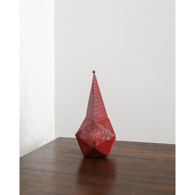 Mid-Century French Red Metal and Brass Bagdad Desk Table Lamp by Mathieu Matégot, France, 1950s For Sale - Image 6 of 7