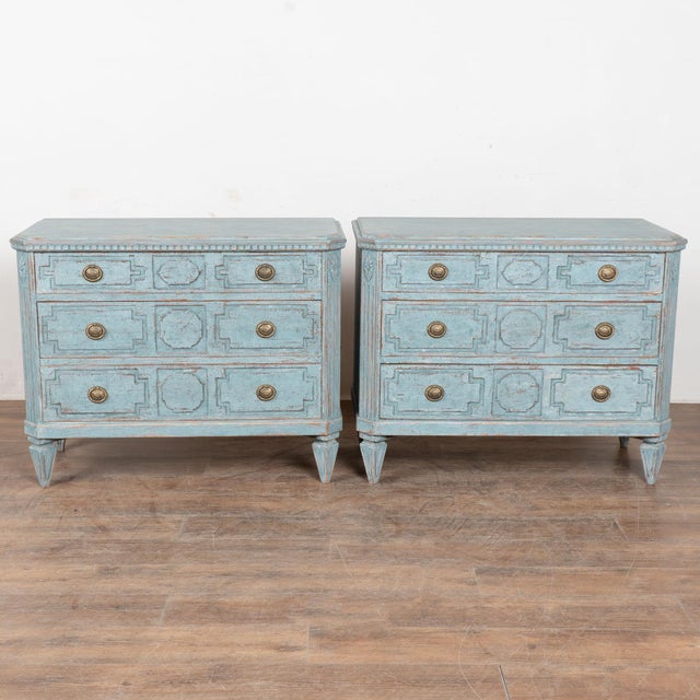 Gustavian (Swedish) 19th Century Swedish Pair of Blue Chest of Three Drawers or Nightstands For Sale - Image 3 of 17