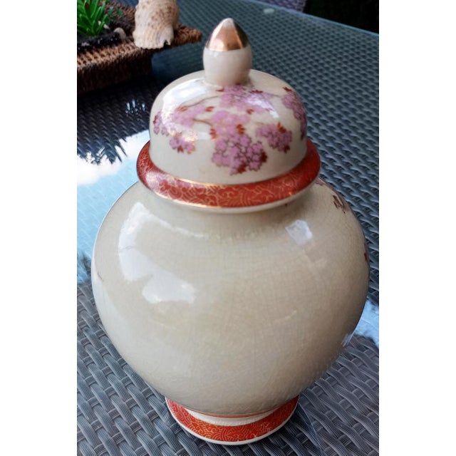 White Vintage Japanese Vases by Tao Mei, 1940, Set of 2 For Sale - Image 8 of 18