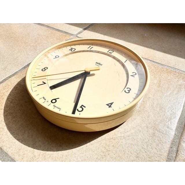 Metal Quartz Wall Clock Type Abk 31 No. 4781 in Plastic by Dietrich Lubs for Braun Ag, Germany, 1980s For Sale - Image 7 of 9