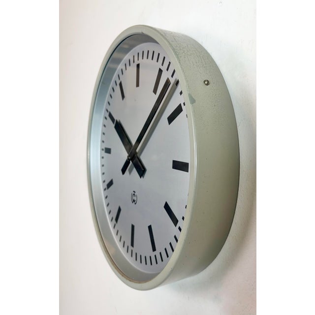 Mid-Century Modern Vintage Industrial Station Wall Clock from TCW, 1960 For Sale - Image 3 of 17