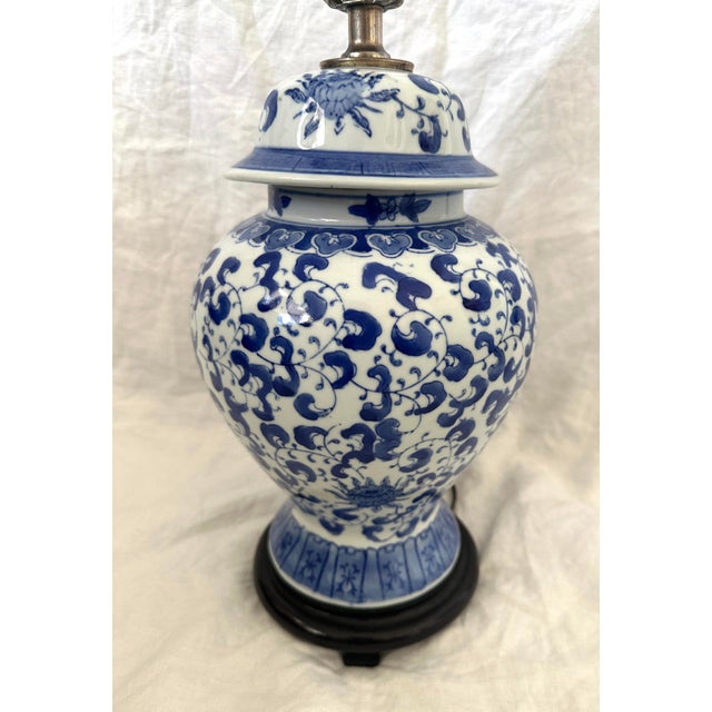 Vintage Blue & White Ginger Jar Table Lamp perfect for a side table, guest room etc. Sits on a wooden base. 17.25in h to...