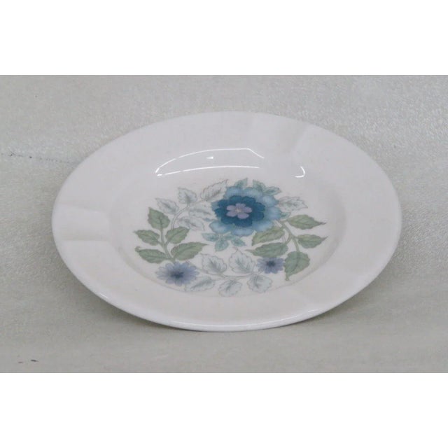 This gorgeous ash tray / small dish is made of bone china. This dish is stamped as being made by Wedgwood in England, see...