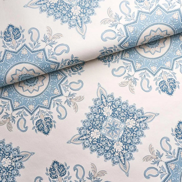 Schumacher Sample - Schumacher x Mark D. Sikes Montecito Medallion Wallpaper in China Blue For Sale - Image 4 of 6