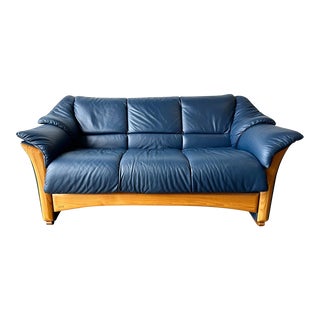 1980s Vintage Mid Century Modern Blue Leather Ekornes Stressless “Oslo” Sofa For Sale