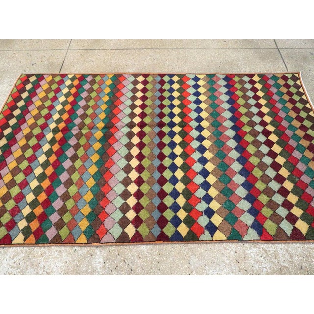 Galerie Shabab Collection Mid-20th Century Turkish Anatolian Accent Rug For Sale In New York - Image 6 of 10