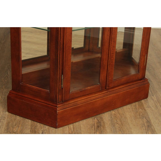 Brown 1990s Regency Style Cherry & Glass Illuminated Curio Display Cabinet For Sale - Image 8 of 13