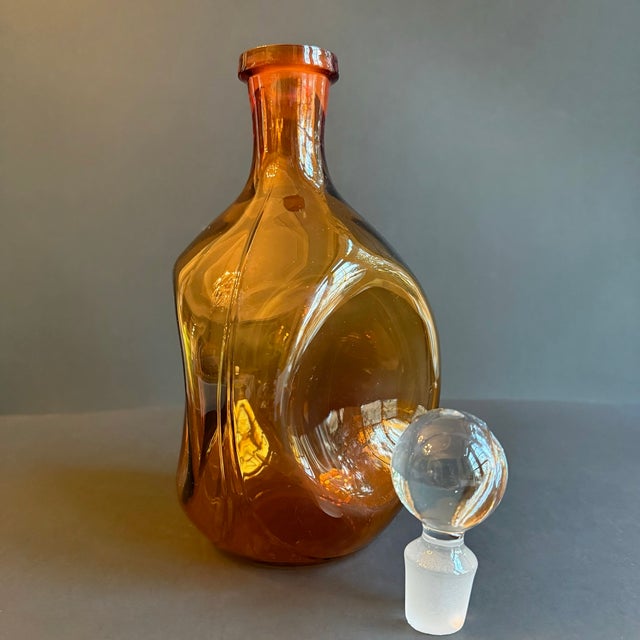 1970s 1970s Amber Hand Blown Glass Decanter With 5 Shot Glasses For Sale - Image 5 of 9