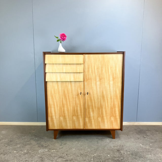 Mid-Century Modern Mid-Century Highboard in Figured Maple, 1960s For Sale - Image 3 of 13