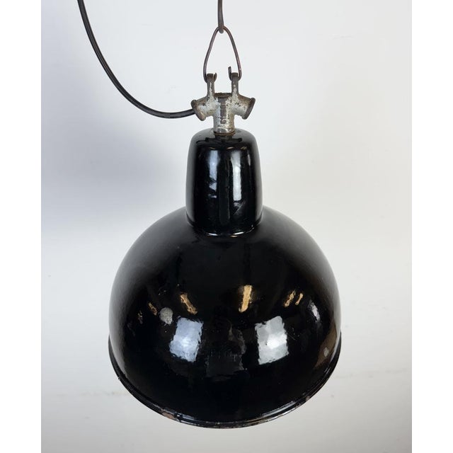 Industrial Black Enamel Factory Lamp with Cast Iron Top, 1950s For Sale - Image 6 of 16