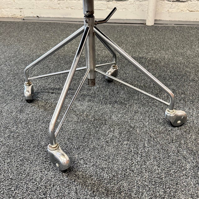 1960s 1960s Arne Jacobsen for Fritz Hansen Sevener Desk Chair Model 3117 in Bouclé. For Sale - Image 5 of 12