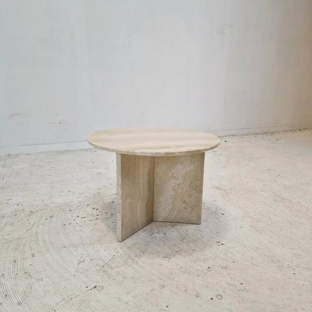 Italian Round Coffee or Side Table in Travertine, 1980s For Sale - Image 6 of 11